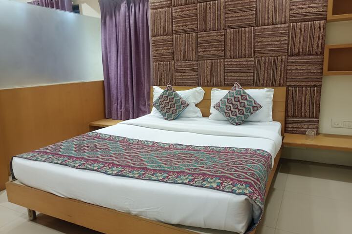 Room 27 of 54