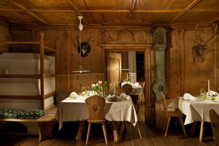 Dining 21 of 24