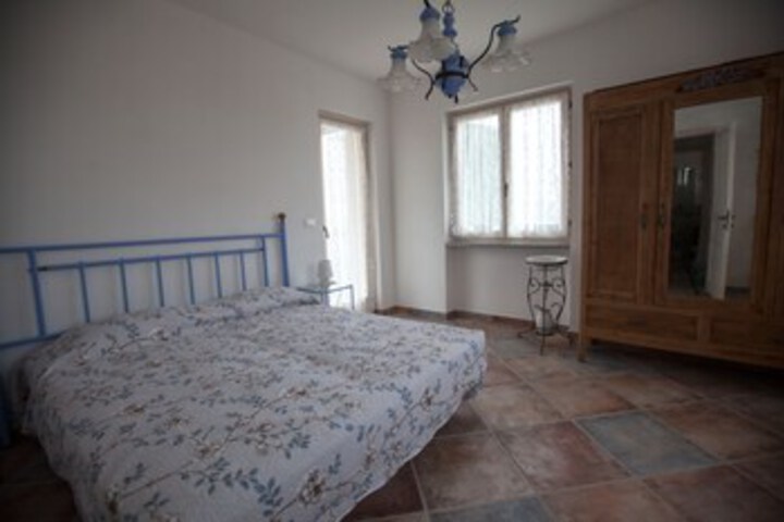 Room 21 of 25