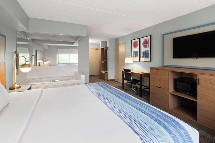 1 King Bed Executive Room Second Floor (9 of 23)