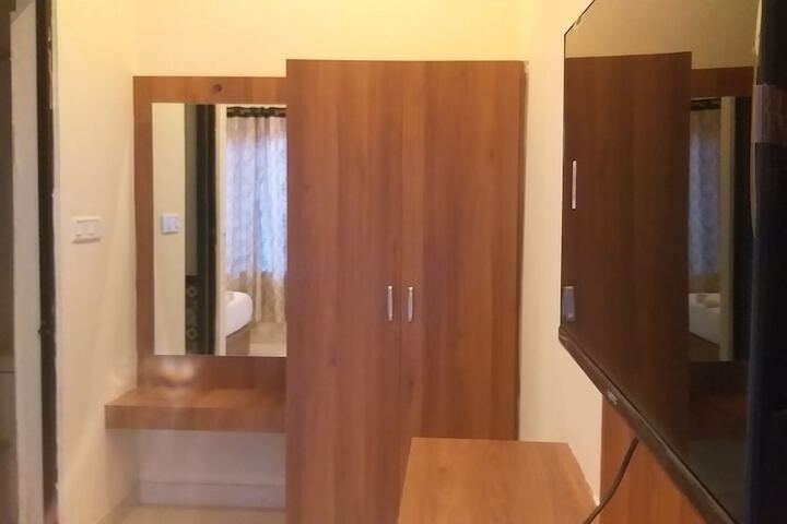 Room 3 of 51