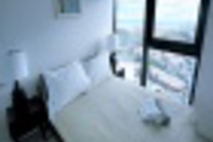 Room 27 of 204