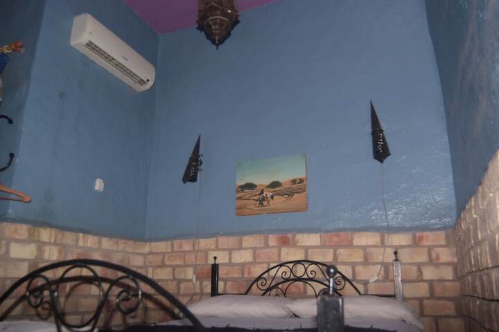 Room 8 of 124