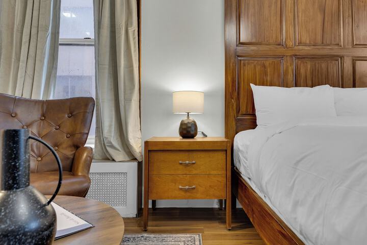 Room 65 of 174