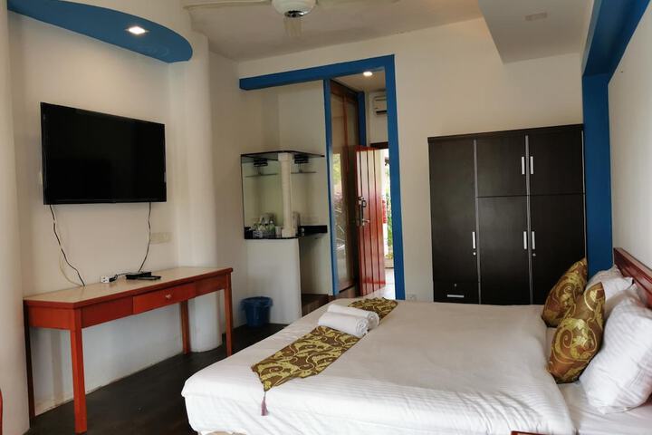 Room 14 of 66