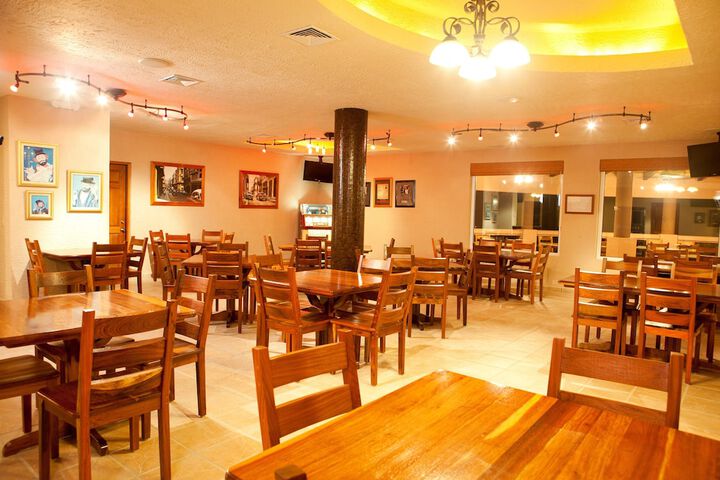 Dining 48 of 66