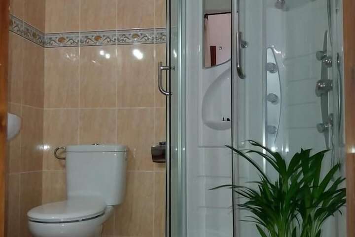 Room 14 of 16