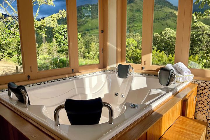Hot Tub 107 of 141