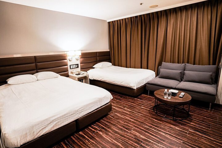 Room 20 of 239
