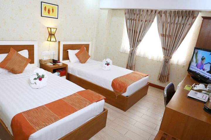 Room 6 of 35