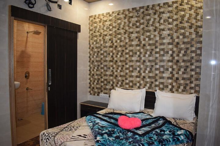 Room 10 of 49