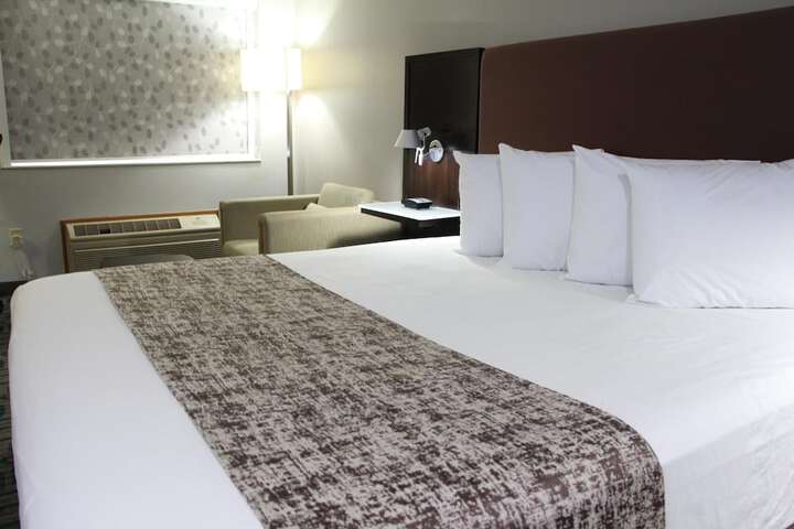 Room 17 of 35