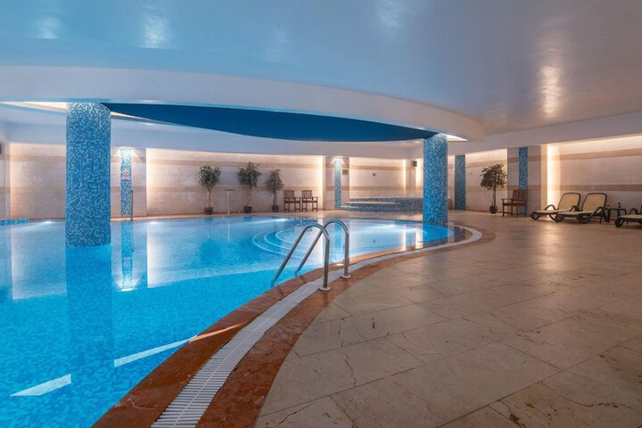 Hotel Pool