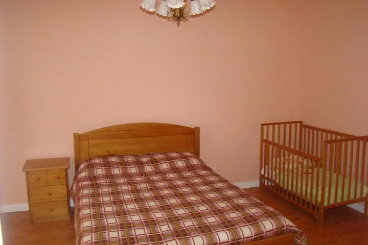 Room 4 of 16