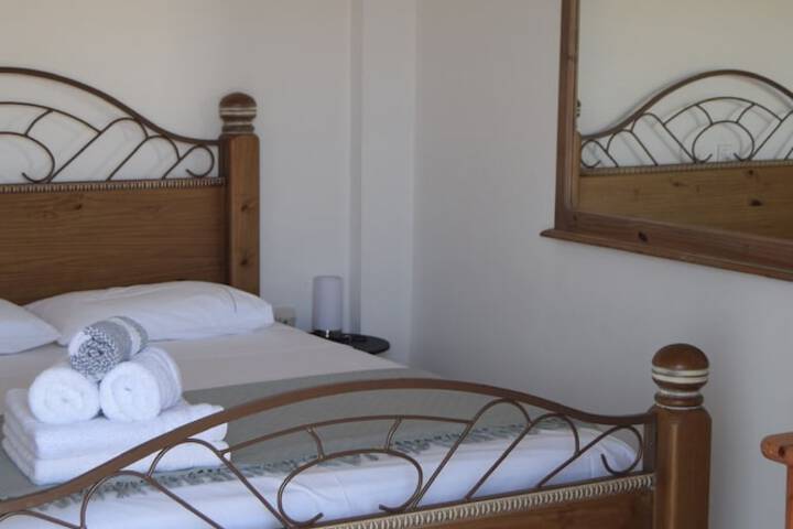 Room 3 of 81