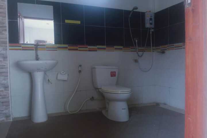 Room 17 of 65