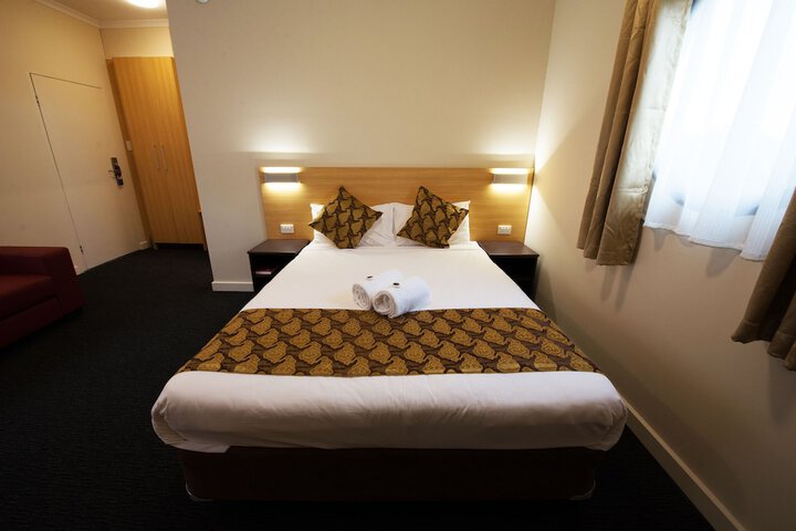 Room 3 of 35