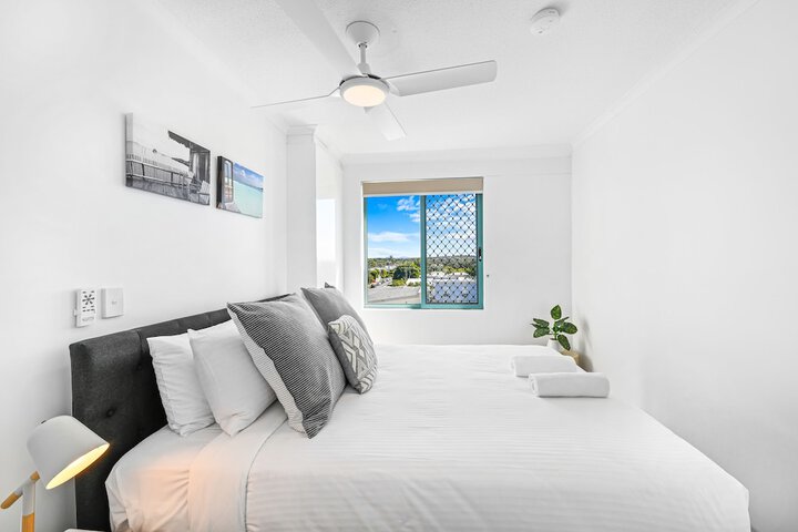 Room 2 of 91