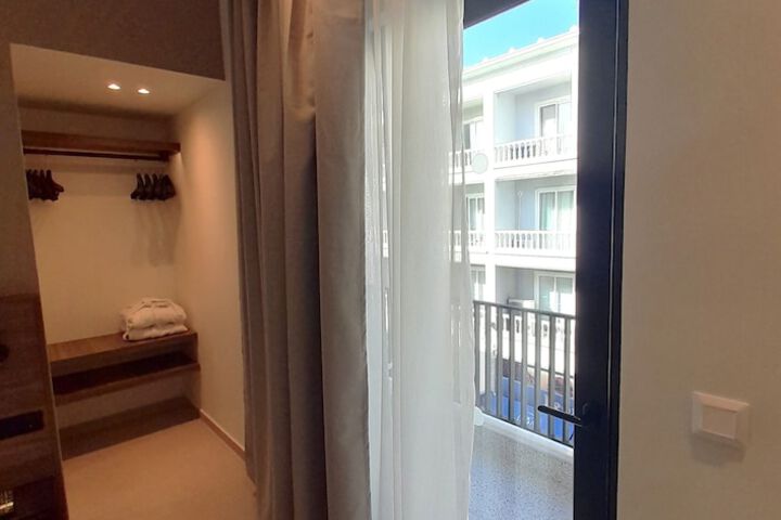 Room 26 of 53