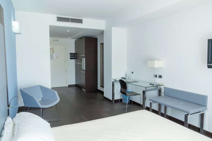 Room 10 of 52