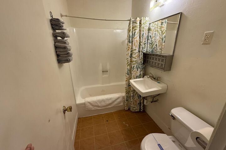 Room 25 of 37