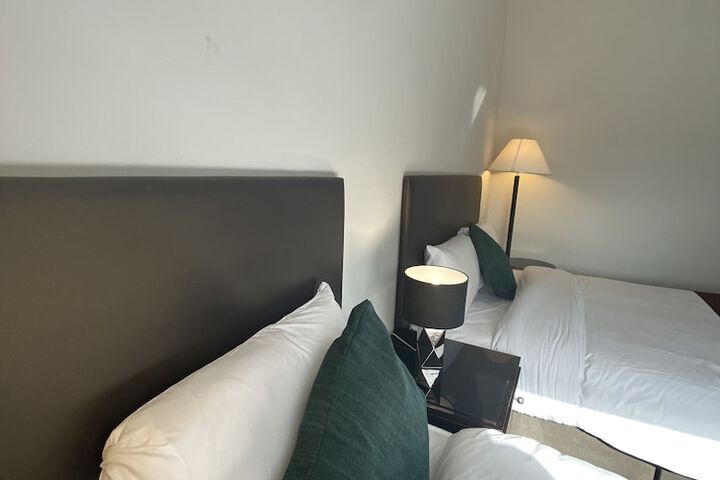Room 12 of 86