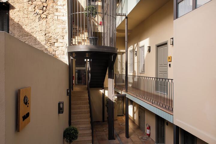 Hotel 84 of 86