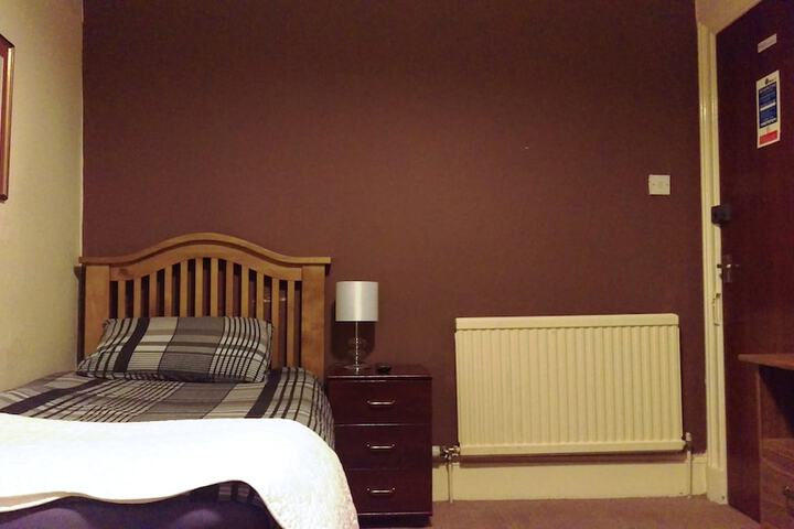 Room 5 of 15
