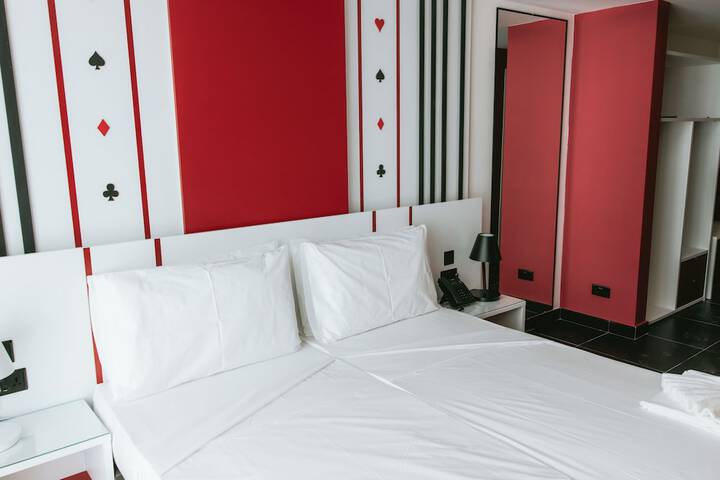 Room 15 of 46