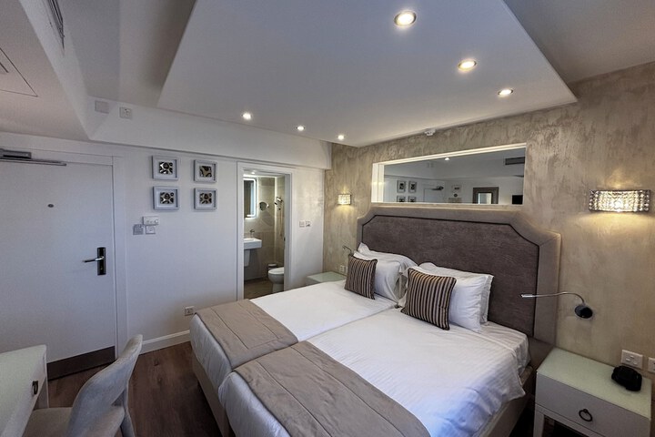 Room 47 of 155