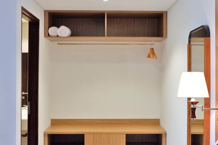 Room 16 of 37