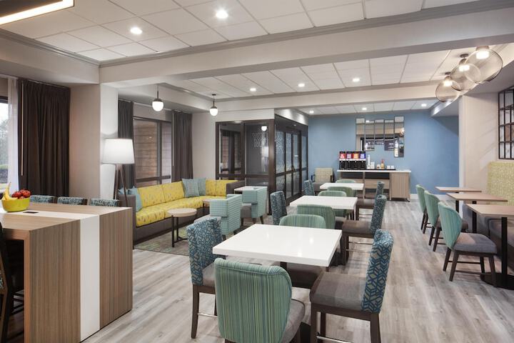 Breakfast/Coffee Service 34 of 43