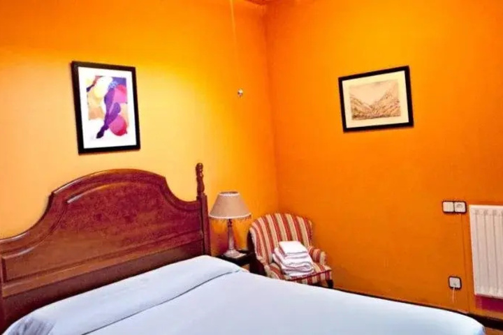 Room 3 of 12