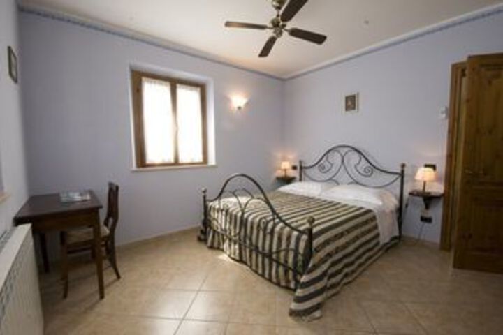 Room 8 of 43