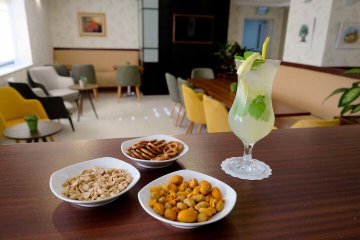 Lounge 59 of 106