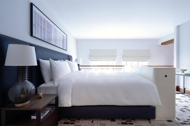 Room 34 of 168