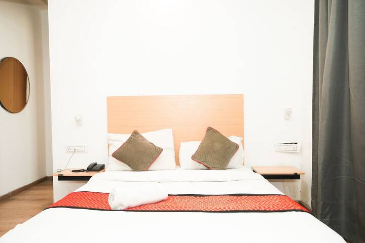 Room 12 of 26