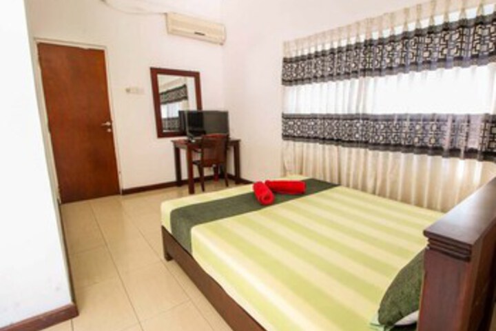 Room 14 of 16