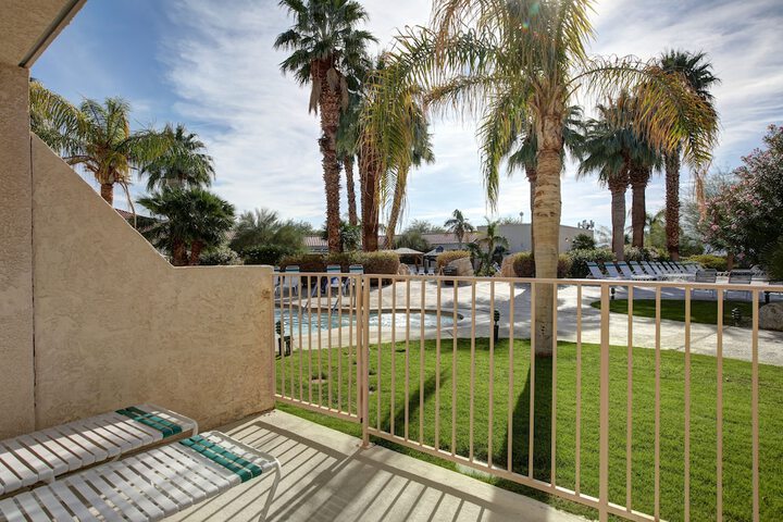 1 King Bed Balcony Pool View (8 of 65)
