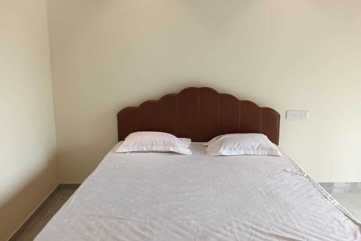 Room 2 of 18
