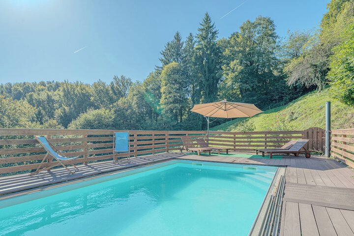 Pool 16 of 37