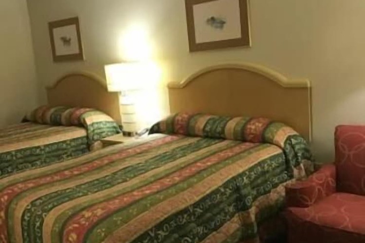 Room 10 of 34