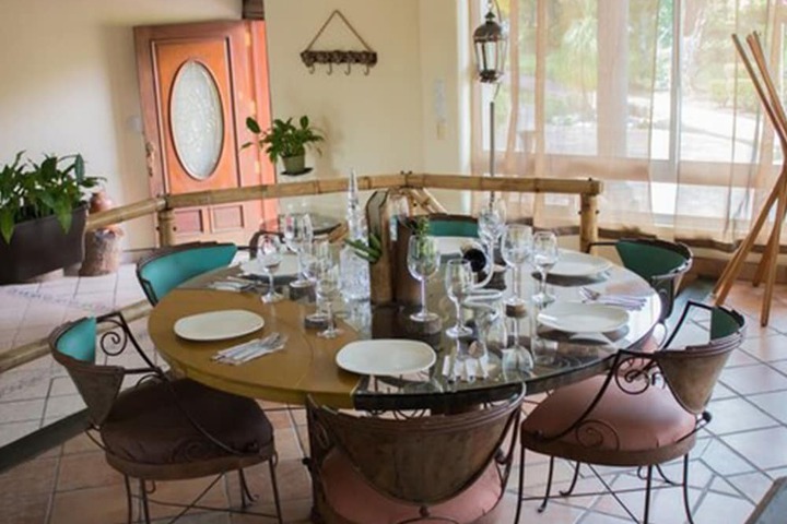 Dining 45 of 70