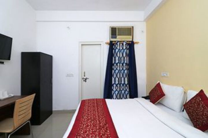 Room 9 of 22