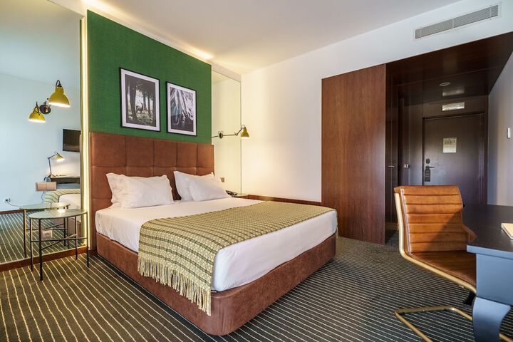 Room 4 of 64