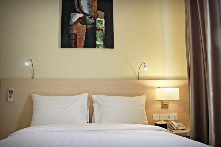Room 10 of 49