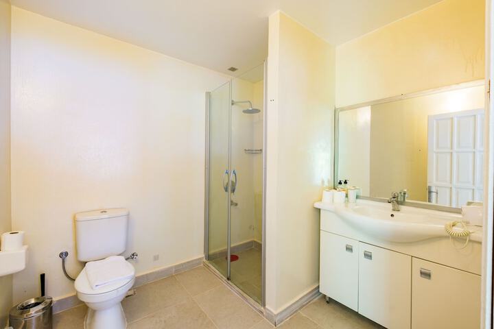 Room 53 of 65