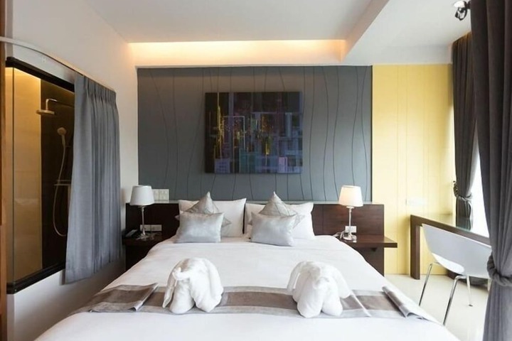 Room 28 of 87