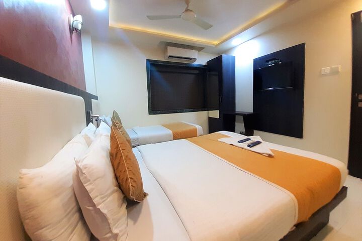 Room 8 of 13