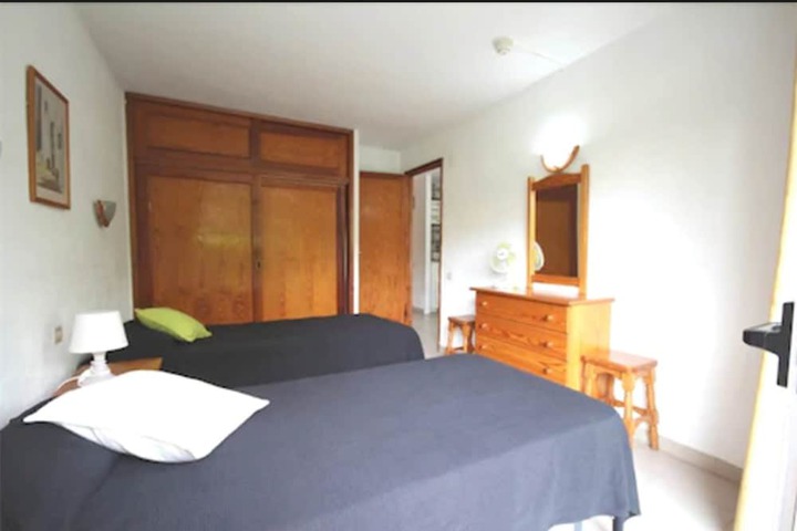 Room 6 of 40